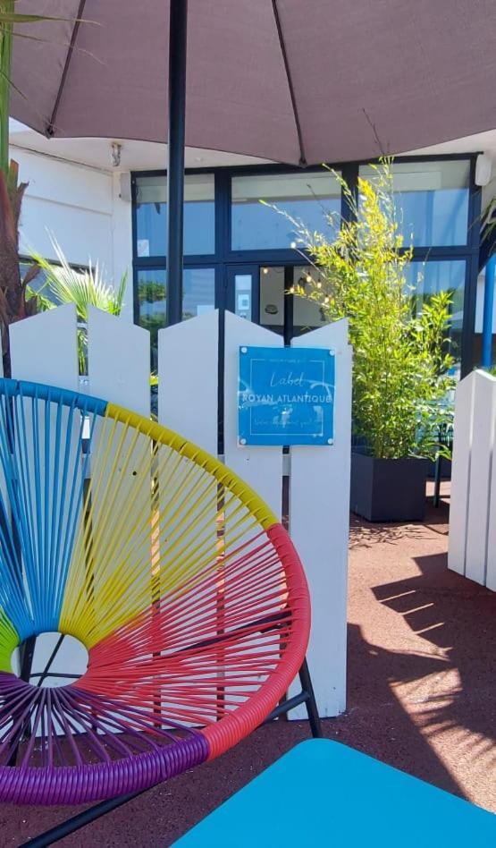 Hotel La Croisette & Restaurant Bistrot Gantier En Centre Ville Royan Exterior photo