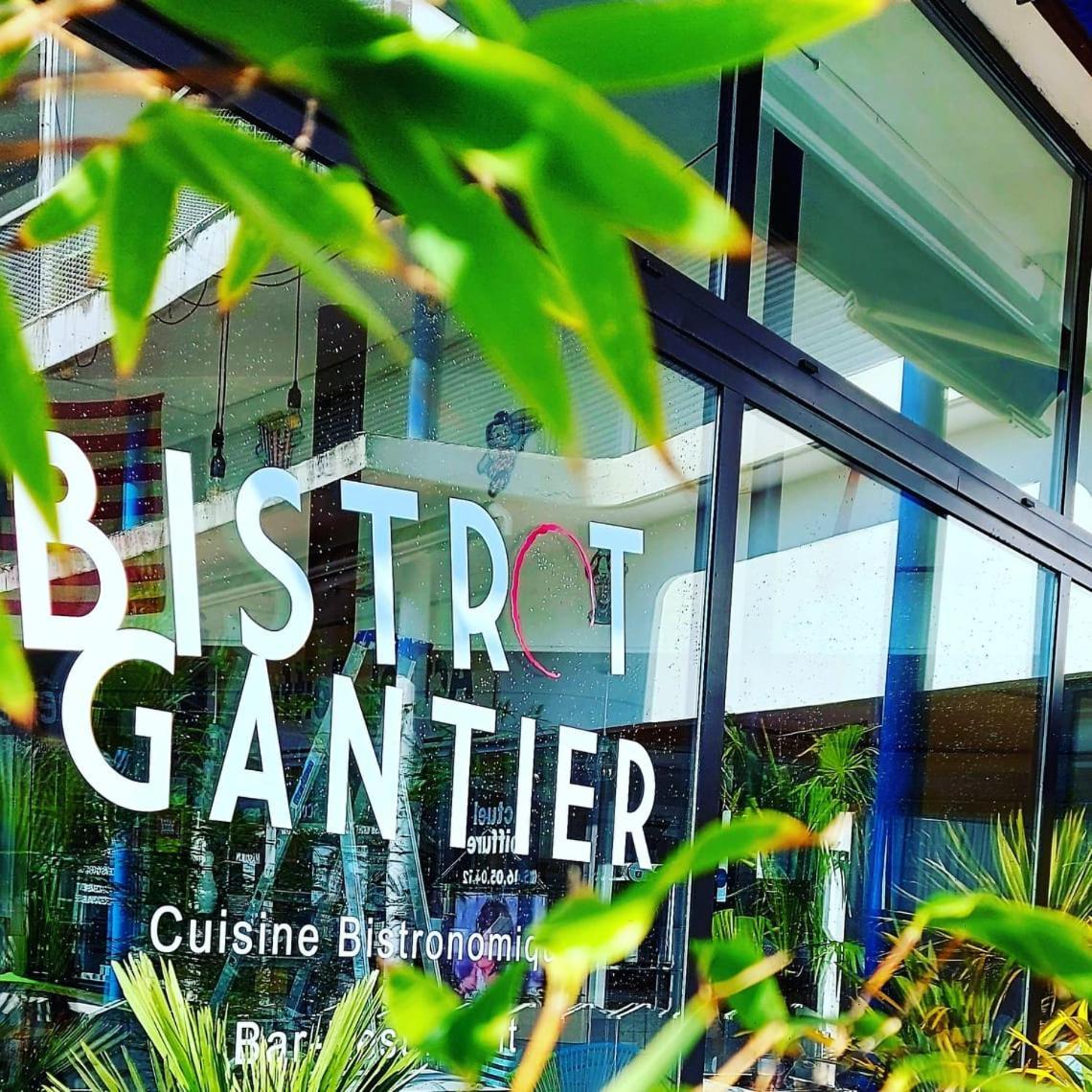 Hotel La Croisette & Restaurant Bistrot Gantier En Centre Ville Royan Exterior photo